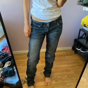 Vintage jeans passar en xs, 300kr