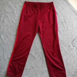 Nike lågmidjade byxor  - Storlek L, använda ytterst lite