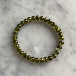 Armband - Snyggt armband med gröna glaspärlor