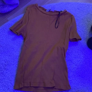 Tajt t sjirt - En orange t shirt använde på halloween annars aldrig använd