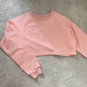 Tröja från Aimn - Tröja i storlek L men sitter som en M,