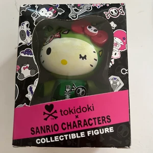 Sanrio Hello Kitty figur - Figur som jag fick i en kawaii mysterbag men är inte intresserad i. Säljer för 50kr eller högst bud