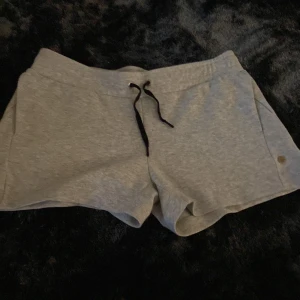 Shorts  - Säljer ett par Sail racing shorts stl L 