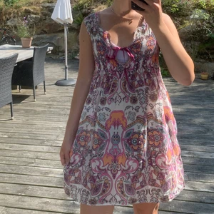 Odd Molly klänning  - Somrig mönstrad klänning från Odd Molly i storlek 34/36 🌸