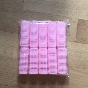 hår rullar - aldrig använda! säljer för 20 inkl frakt (29!)