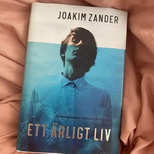 Bok - Signerad kopia av ”Ett ärligt liv”. Jag har inte läst den, den har endast stått på min bokhylla. Hårt omslag. 