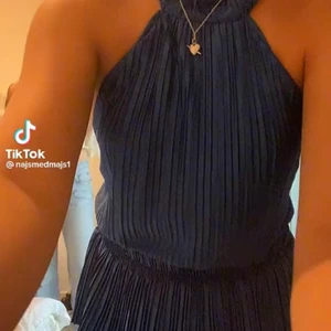 Söker  - Söker denna blå toppen från missäy i storlek xs eller s möjligtvis m om den är liten i storlek