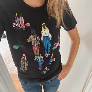 Snygg t-shirt ifrån Zara i bra skick. 