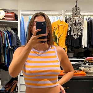 Randigt linne - Kort randigt linne från Pull & Bear som aldrig använts. 