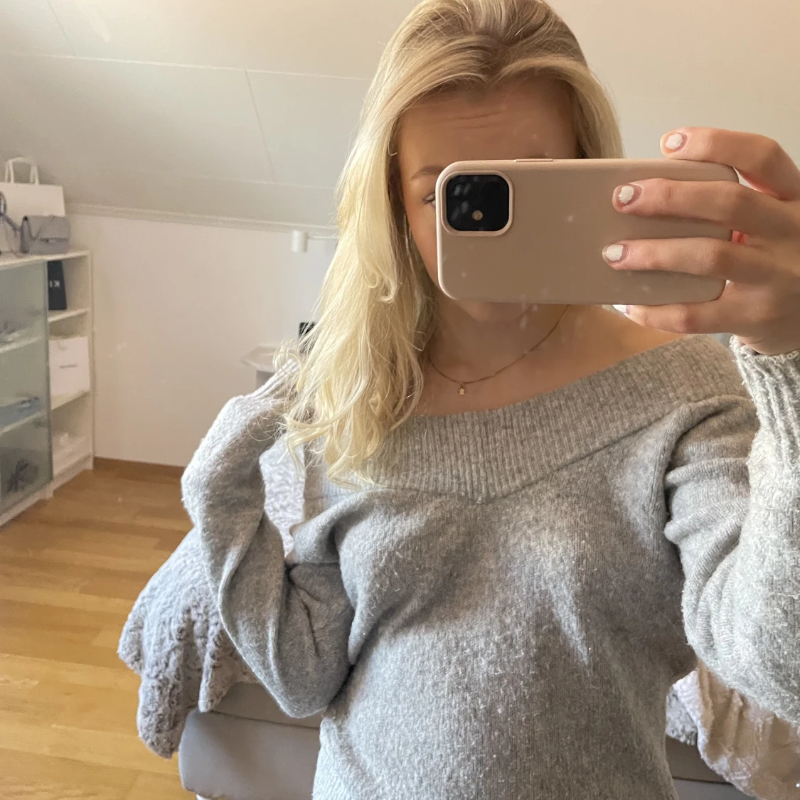 Off-shoulder tröja 🤍