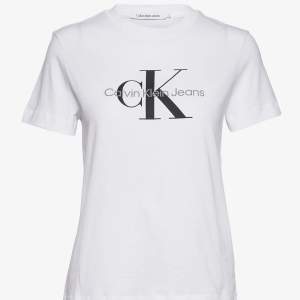 Calvin Klein t-shirt i nyskick! 🥰 kommer ej till användning. Pris går att diskutera 