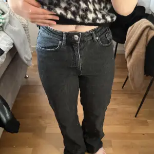 Hög midjade jeans 