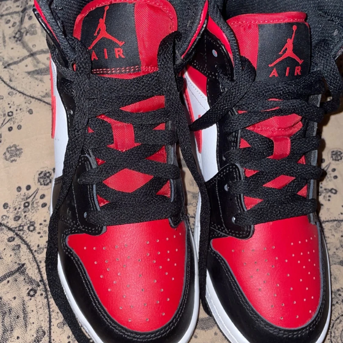 Air Jordan 1 Mid Alternate Bred Toe (GS) - 91