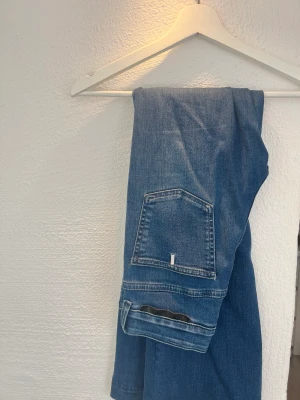 Stella McCartney jeans - Bootcut jeans från Stella McCartney. Strl 26, längd uppsydda. Passar 163 cm. 