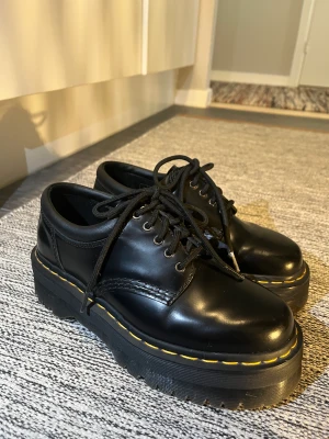 Dr.Martens 8053 quad oxfords  - Ett par snygga chunky Dr.martens Använt några gånger men för små. Strl: 38 Original pris: 2750