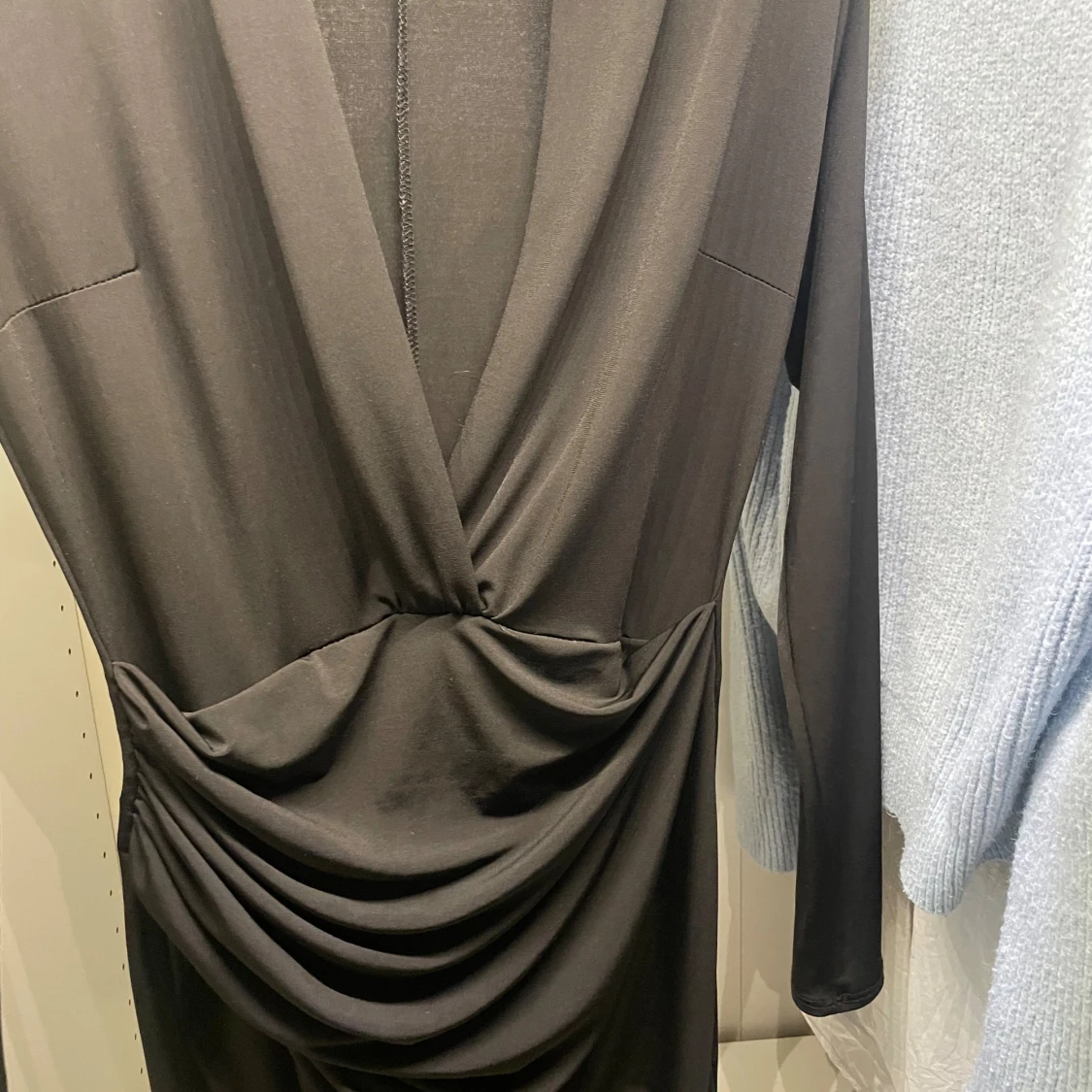 Helt ny festklänning från John zack - 90