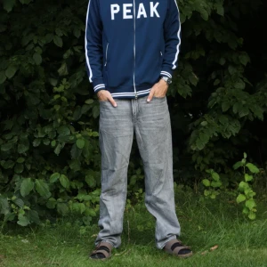 Gråa jeans - Sköna Gråa Baggy jeans!