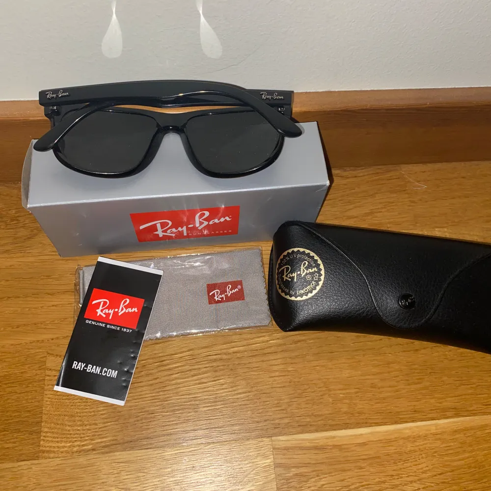 Säljer nu dessa Rayban boyfriend som är finaste skicka. Nypris dessa ca 1300 och jag lägger ut dessa för 899. Skriva vid funderingar . Övrigt.