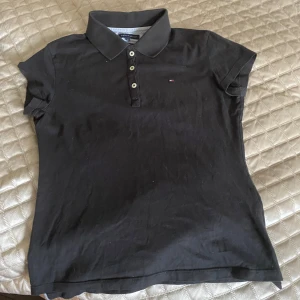Tommy Hilfiger piké tröja! - Tommy Hilfiger piké tröja, storlek s dam