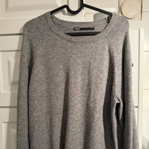 tröja från only - en lite tunnare tröja från Only 💗 knappt använd