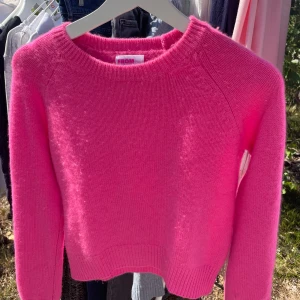 FROM FUTURE CASHMERE TRÖJA - Hej, säljer en super fin tröja från from future! Hör av dig vid intresse! S   SKRIV PRISFÖRLAG!! 