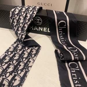 Dior Scarf  - Jätte fin Dior scarf 