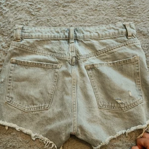 Jeans shorts  - Jätte fina jeans shorts ifrån Zara. Dom är inte använda så många gånger och säljer för att jag inte använder dom längre. Köpta för 360kr.❤️