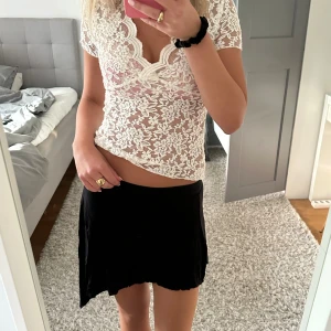 Asymmetrisk kjol - Oanvänd kjol från Nelly 