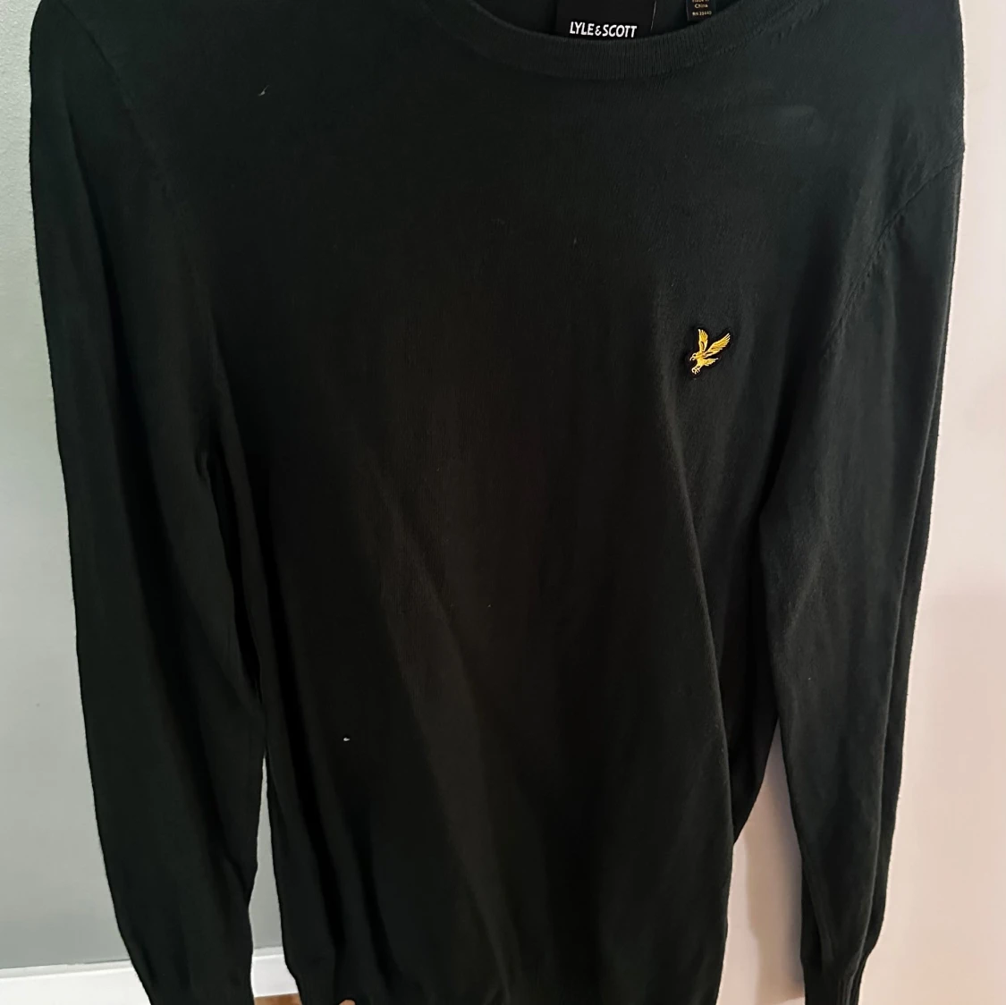 Svart långärmad tröja från Lyle & Scott