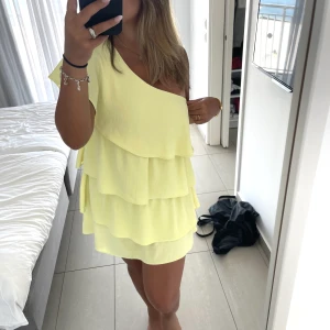 Volang klänning  - En av mina favorit klänningar men som inte kommit till användning på senaste