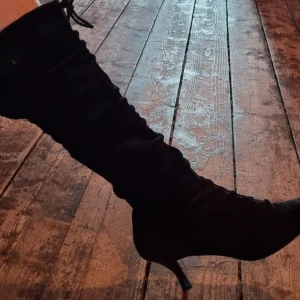 Stövlar stl 35 - Fina moccka stövlar stl36 Sjickas eller hämtas i Tollarp 