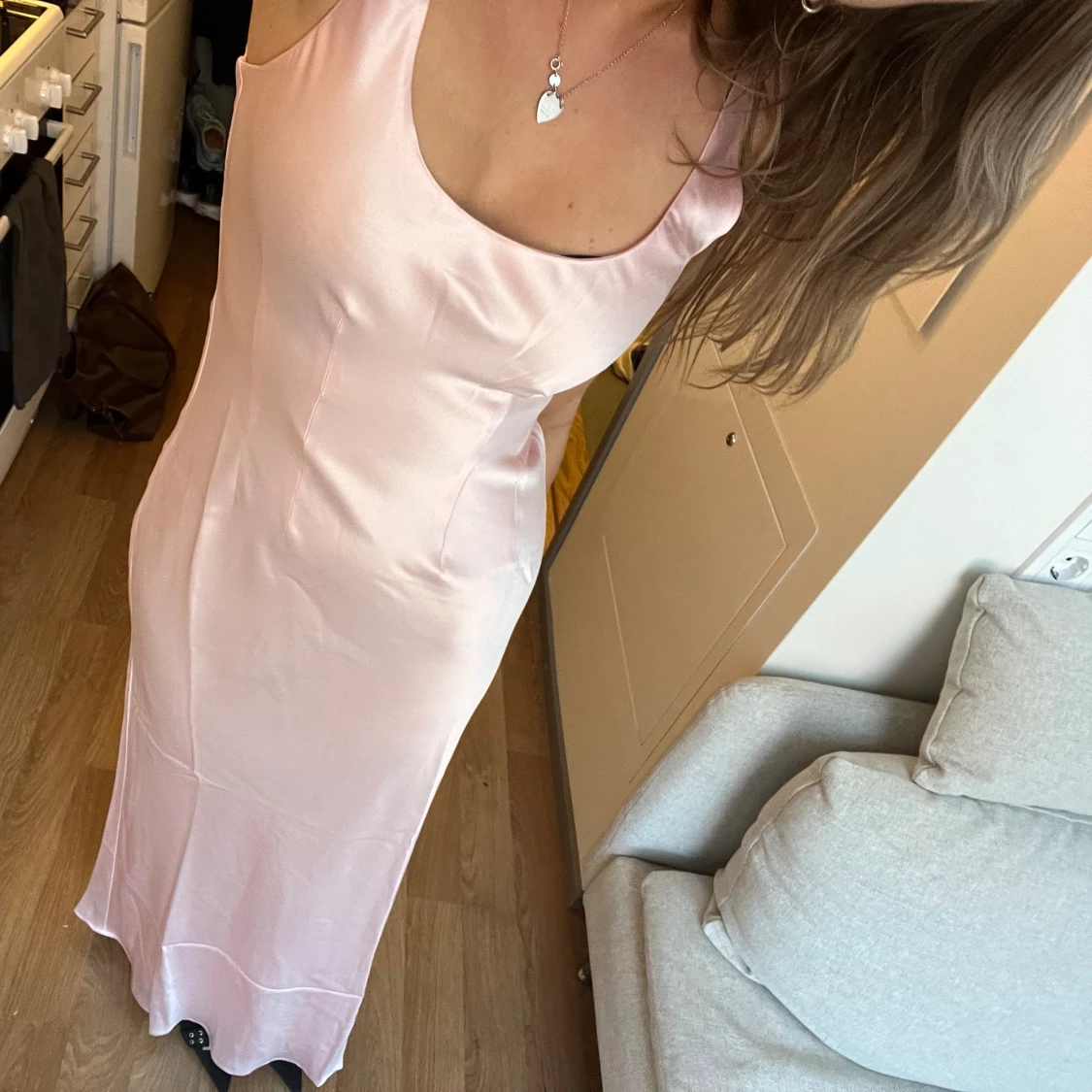 Ny med prislapp! Balklänning från meshki - 90