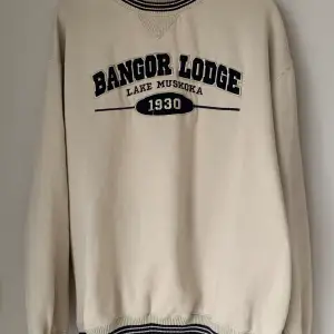 En vintage sweatshirt men inte kommer till användning längre. Passar dig som bär S eller M!💖