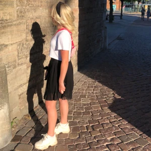 Kenzoväska säljes - Hej! Säljer nu min fina Kenzoväska då jag helt ärligt inte har plats i garderoben längre;) väldigt snygg väska med mycket utrymme! Inga defekter eller liknande. Om eventuella frågor dyker upp tveka inte på att höra av dig😊 