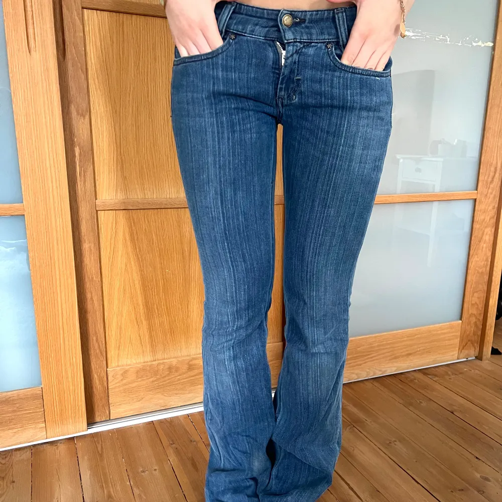 Lågmidjade bootcut jeans från diesel😍😍. Jeans & Byxor.