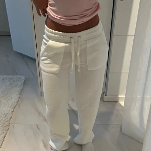 Mjukisbyxor - Helt oanvända då jag köpte i fel storlek! (Lånade bilder så skriv för egna)🩷