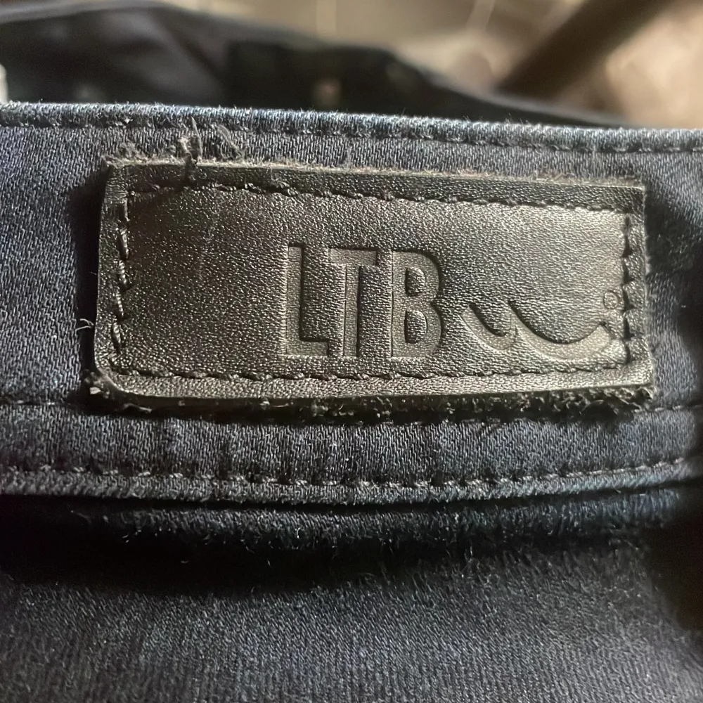 Skit snygga Ltb valerie jeans använts fåtal gånger, säljer pga lite för stora för mig. Köpte för 750. Jeans & Byxor.