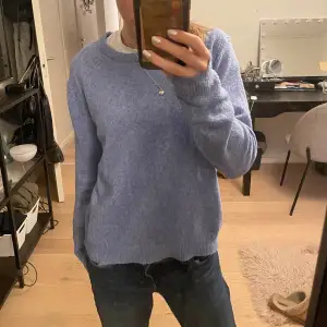 Säljer denna lila tröja från pull&beer💜💜