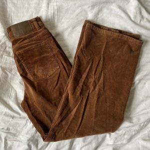 manchesterbyxor  - vida högmidjade manchesterbyxor