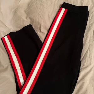 Kostymbyxor från Ivy revel - Helt oanvända, enbart testade! Slits nertill. 