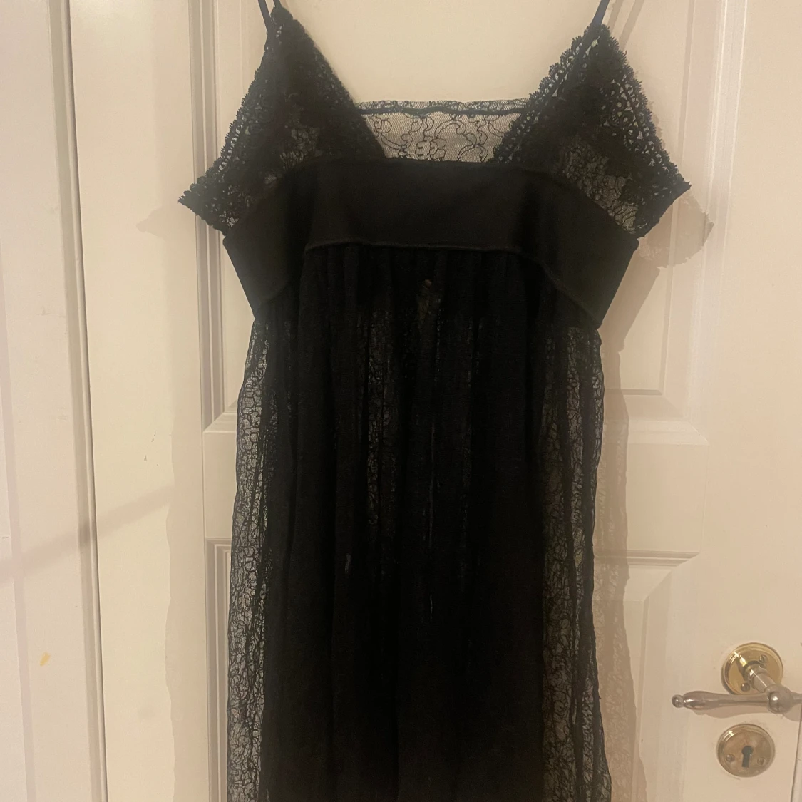 Söt lace svart klänning  - 90