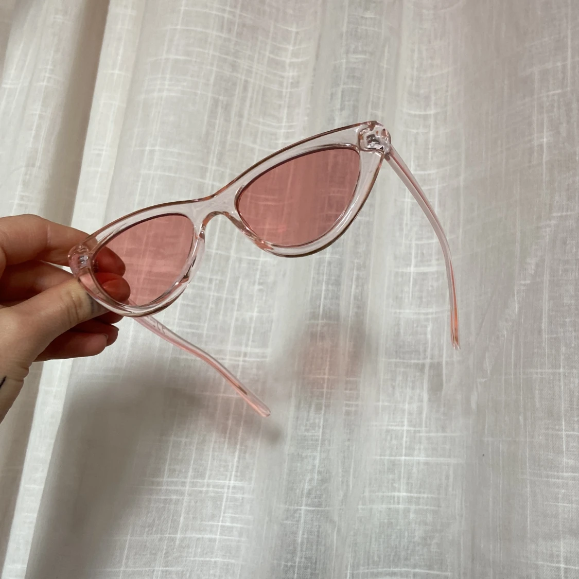 Ljusrosa solglasögon  - 90