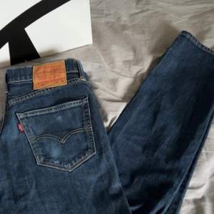 Säljer dessa snygga Levis 511 för endast 149. Slim jeans, W31 L32.