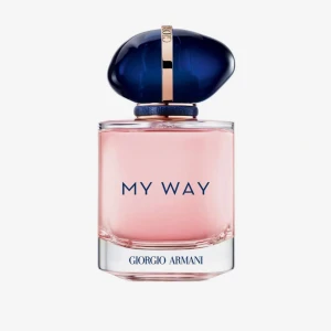 my way parfym - Säljer en nästintill oanvänd giorgio armani my way parfym i 50 ml. Säljer endast då jag har dubbletter. Nypris 1100🥰