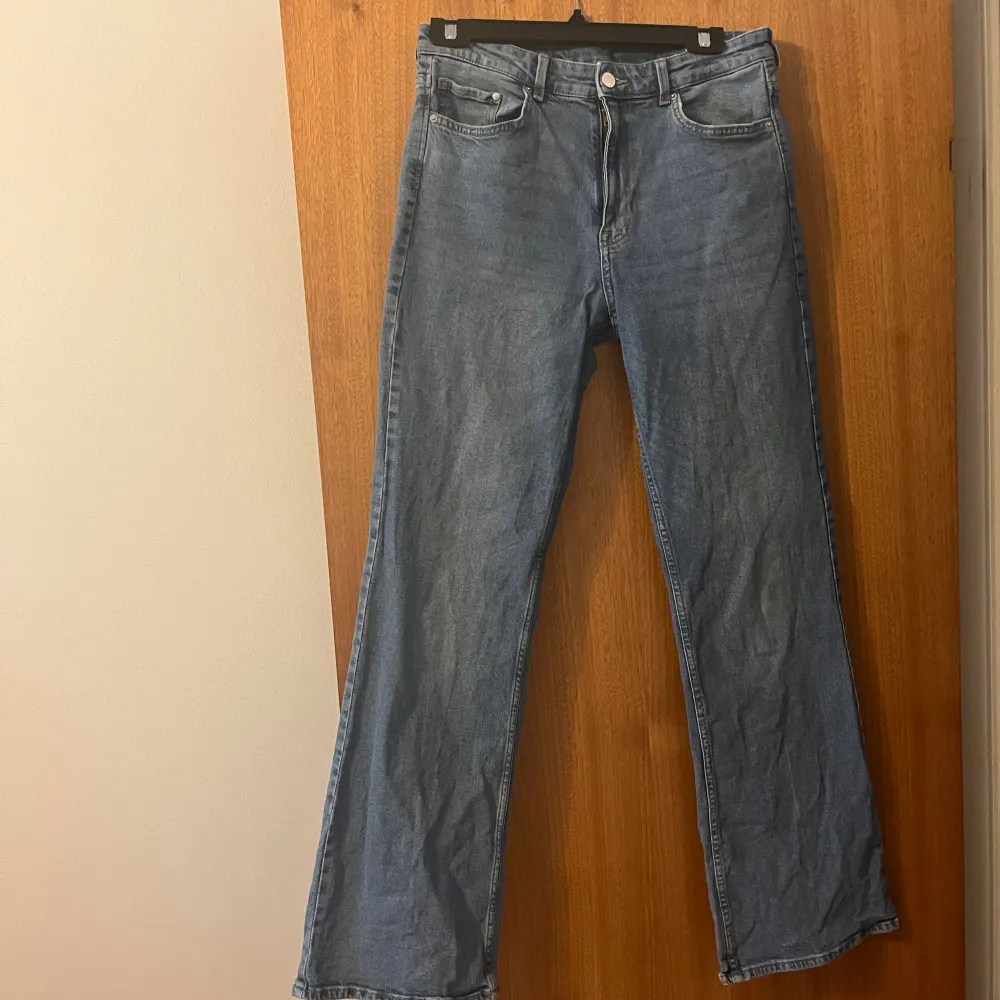 Bootcut jeans från H&M, high waist.💕💕. Jeans & Byxor.