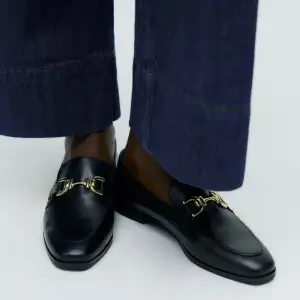 Oanvända äkta skinn loafers. Ordinarie pris 560kr