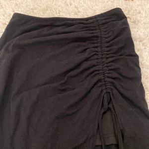 Shein - Kjol från shein med slits