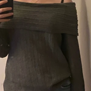 Mysig off shoulders tröja - En mysig tröja ifrån Nelly i storlek S 