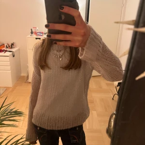 Stickad tröja  - Jätteskön och snygg 