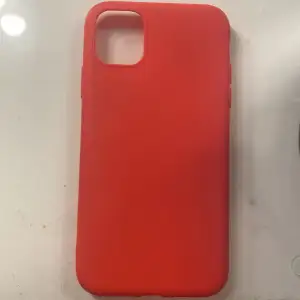 Rött mobilskal för IPhone 11. Bra skick!❤️